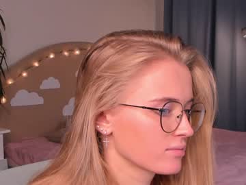 webcam girl linellali capture image #3735073