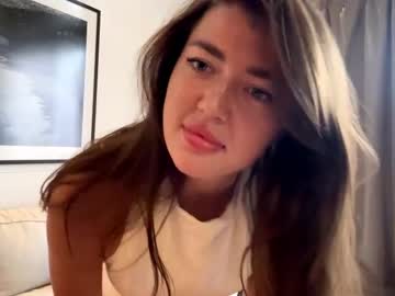 webcam girl skyluna69 capture image #5595467