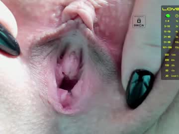 webcam girl _witch__ capture image #1090103