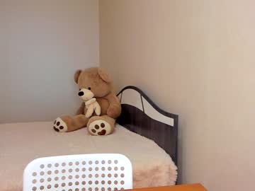 webcam girl yana_squrel_22 capture image #1461842