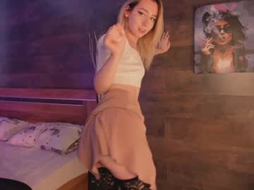 webcam girl yolandabertha capture image #4660774