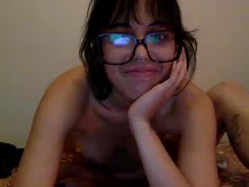 webcam girl raynydayxx capture image #5604766