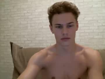 webcam man milkshake_on_body capture image #636333
