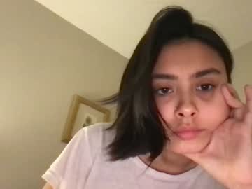 webcam girl kittydesir2022 capture image #1391790
