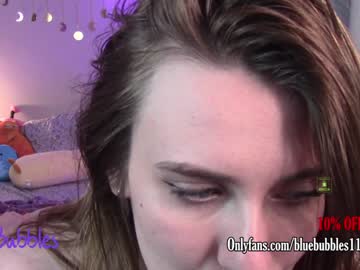 webcam girl blue_bubbles118 capture image #4514860