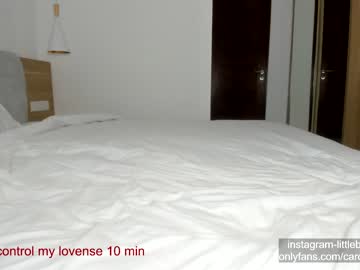 webcam girl carolinaherera capture image #4527560