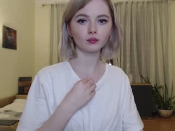 webcam girl yvaine777 capture image #1352336