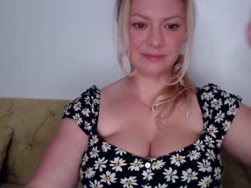webcam girl kiradivine capture image #2567891