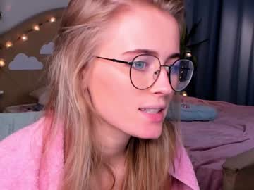 webcam girl linellali capture image #3812523