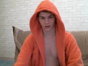 webcam man milkshake_on_body capture image #1932092
