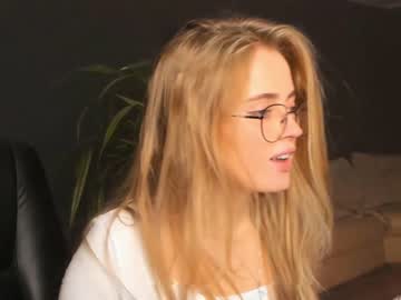 webcam girl linellali capture image #3954360