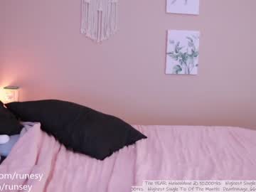 webcam girl runesy capture image #2437672