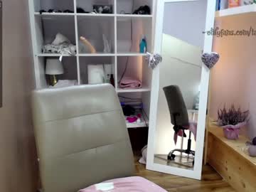 webcam girl taralanes capture image #996077