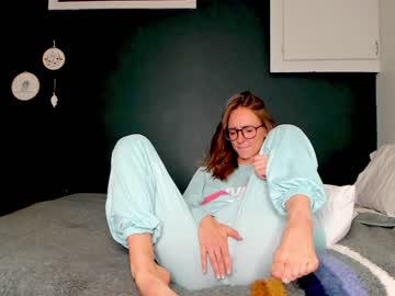 webcam girl innocentprovenguilty capture image #4054320