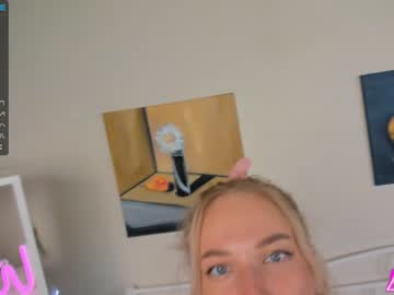 webcam girl katrinpolly capture image #3345093