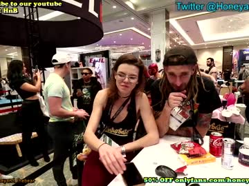 webcam couple honeyand_thebear capture image #4819114