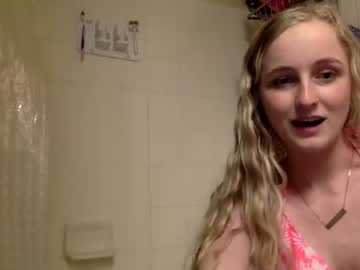 webcam girl peachezzs capture image #1107655