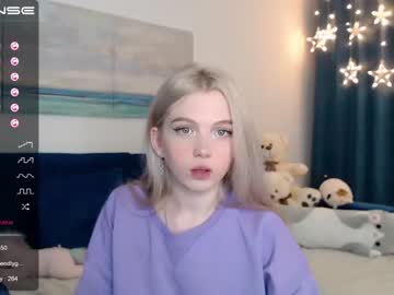 webcam girl small_blondee capture image #2079971