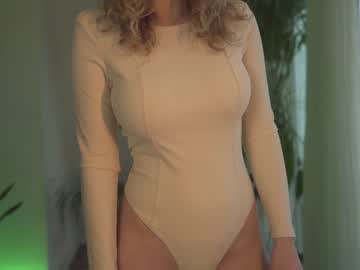 webcam girl chillwithkira capture image #1205047