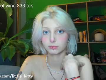 webcam girl lit1le_kitty_ capture image #5200199