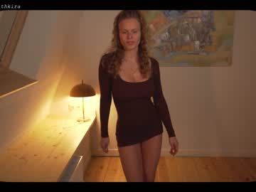 webcam girl chillwithkira capture image #2663741