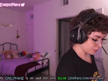 webcam girl evelynpiers capture image #3155554