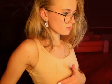 webcam girl linellali capture image #4165474