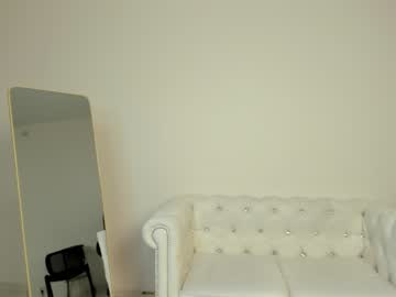 webcam girl oliviabr0wn capture image #4400022