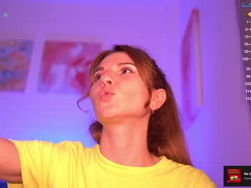 webcam girl sweetkira555 capture image #4066811