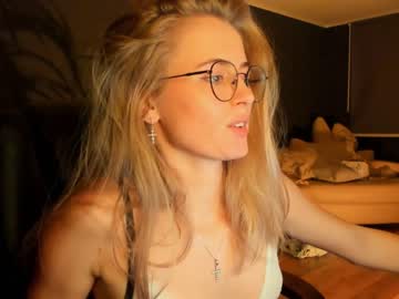 webcam girl linellali capture image #4156206