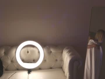 webcam girl oliviabr0wn capture image #4554670