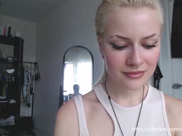 webcam girl _mllymoore_ capture image #3174832