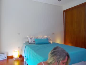 webcam girl angel_danm_milf capture image #2516573