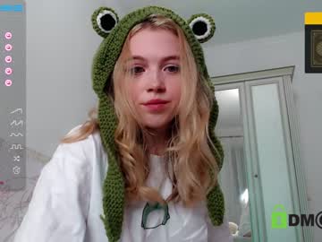 webcam girl small_blondee capture image #4802749