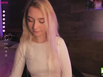 webcam girl yolandabertha capture image #5217246