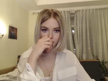 webcam girl yvaine777 capture image #1321985