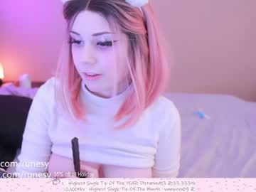 webcam girl runesy capture image #1260246