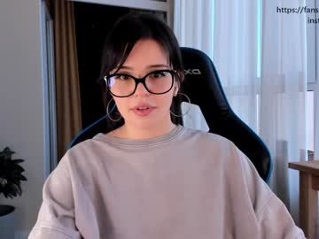 webcam girl aavee capture image #2543826