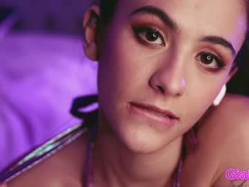 webcam girl gia_baker capture image #187958