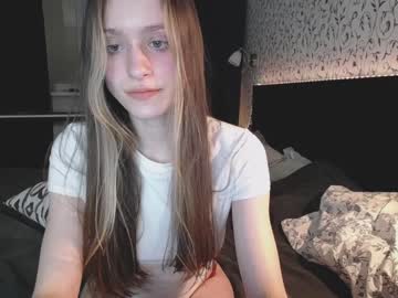 webcam girl fflloowweerr capture image #1715108