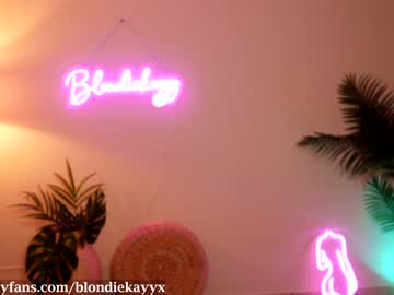 webcam girl blondiekayy capture image #1525283
