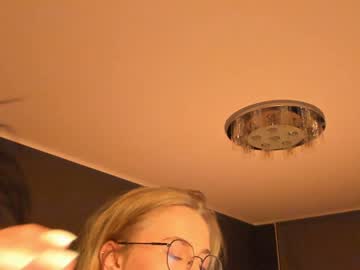 webcam girl linellali capture image #4176464