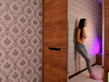 webcam girl amandamedrano capture image #4570391