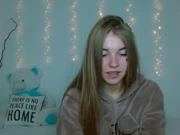 webcam girl little__cherrry capture image #3539397