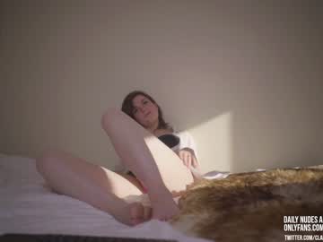 webcam girl claire_moulin capture image #1682743