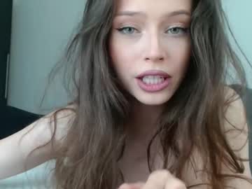 webcam girl isia_slay capture image #3072561