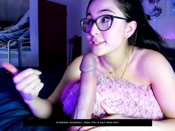 webcam girl littlee33 capture image #2895393
