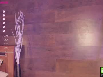 webcam girl yolandabertha capture image #5390826