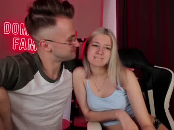 webcam couple dominant_family capture image #2412548
