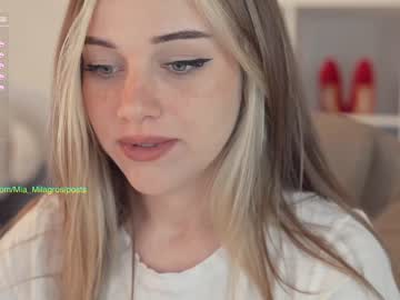 webcam girl mia_milagros capture image #3050008